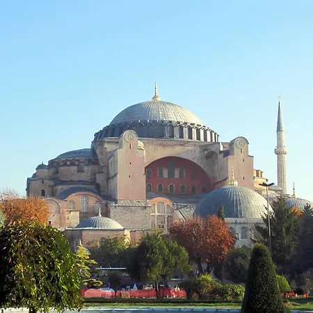 Emagine Hostel Istanbul