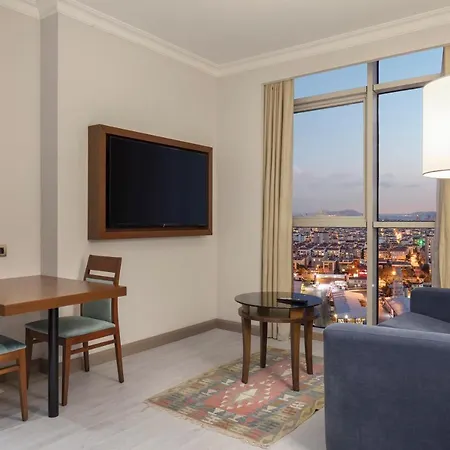 Doubletree By Hilton Atasehir & Conference Centre فندق 5*