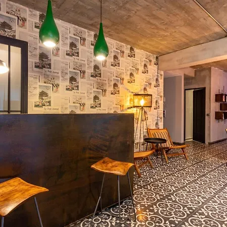 Parrot Hotel 2*