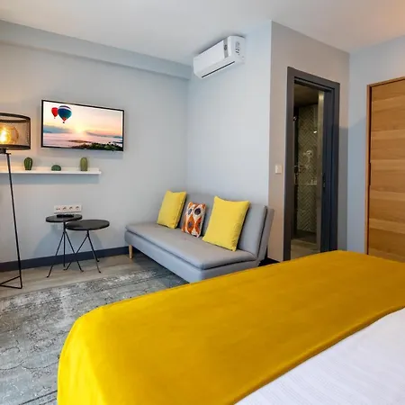 Hotel Parrot