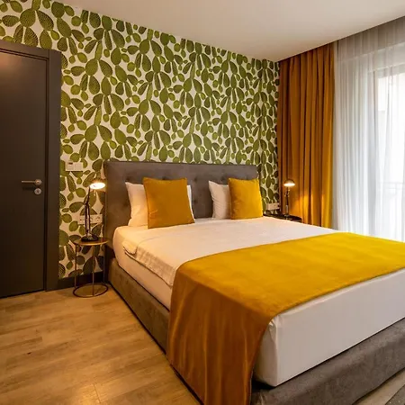 Hotel Parrot