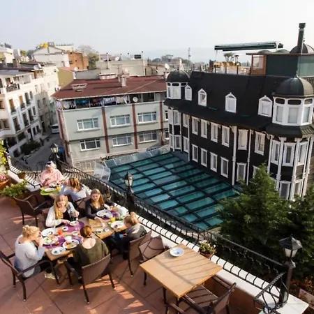Agora Hostel *