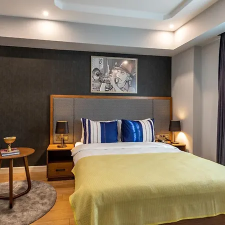 Sala מלון 2*
