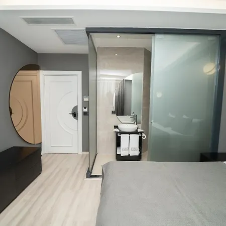 Fama Karakoey Hotel 4*