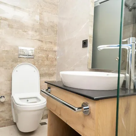 Fama Karakoey Hotel 4*