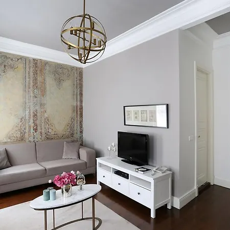 Miel Aparthotel 3*
