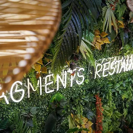 Fragments Ξενοδοχείο