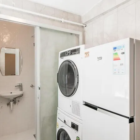 Beautiful 2br House W/ac 400meters Taksim Square Apartment *