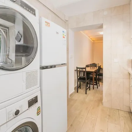 Beautiful 2br House W/ac 400meters Taksim Square