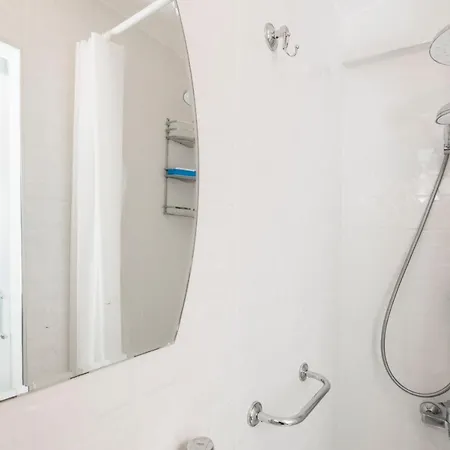 Beautiful 2br House W/ac 400meters Taksim Square Apartment