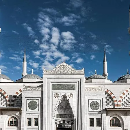 Full Bosphorus View New 3 Bedroom Beside çamlıktepe Park In Famous Uskudar On The Asian Side Of