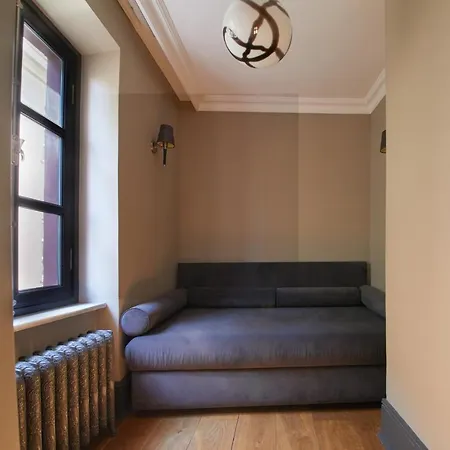 Balkon Apartment *