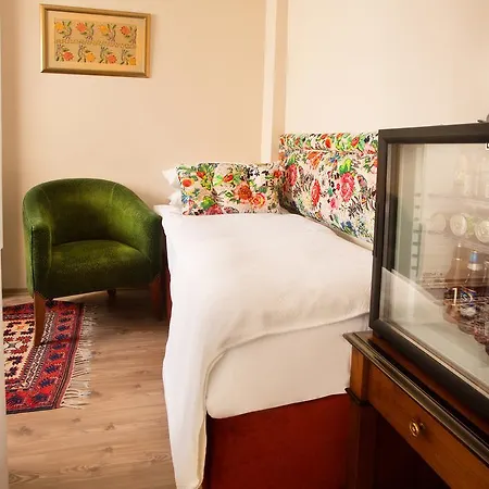 Bed & Breakfast Faik Pasha 4*