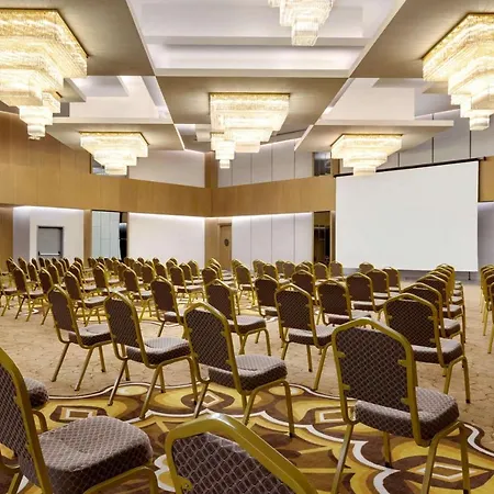 La Quinta By Wyndham Gunesli Hotell 5*