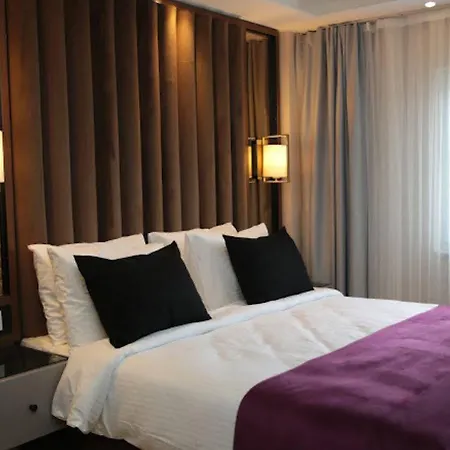 The Roomy Sisli 2* Istanboel