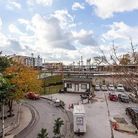 Lovely Near Marmaray And Caddebostan Coast In Kadikoy * İstanbul