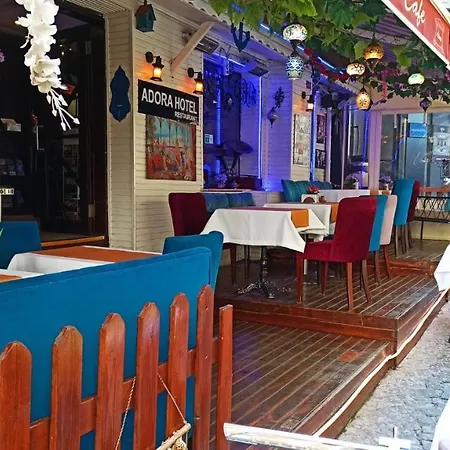 Adora Cafe & Restaurant Ξενοδοχείο 3*
