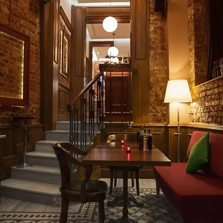 Ξενοδοχείο Corinne Art & Boutique 4*