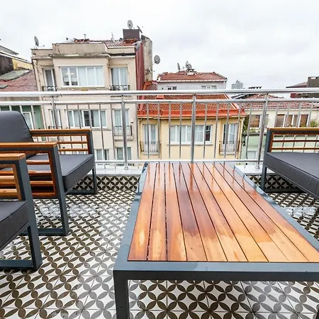 Apartment Flat With Lovely Terrace Near Osmanbey Metro Station In Ferikoy, Sisli *