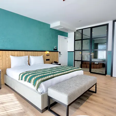 Hotel Fragments 4*
