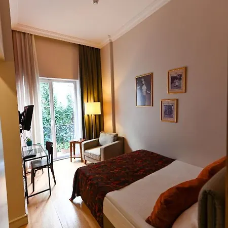 Aparthotel No11 & 4*
