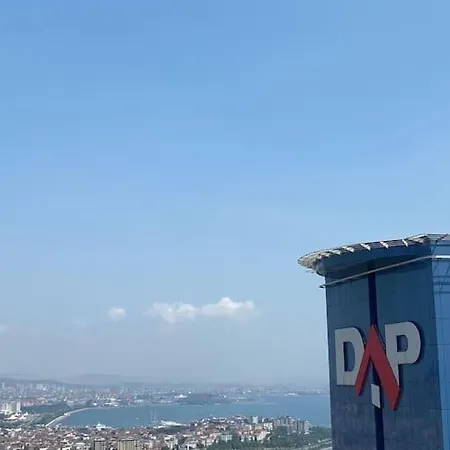 Luxury Sea Views Close The Airport *