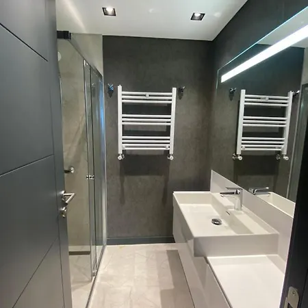Luxury Fully Equipped 2br 2ba By Siena Istanbul