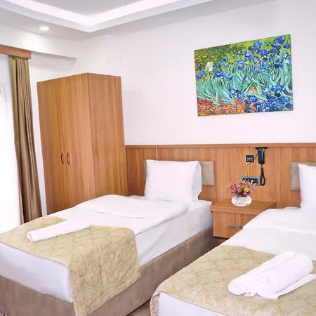 Hotel La Sera 2*