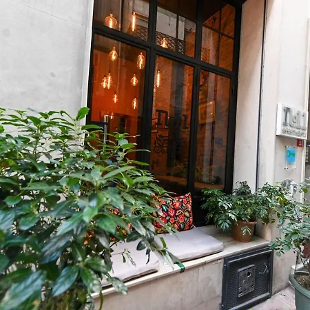 No11 & Aparthotel