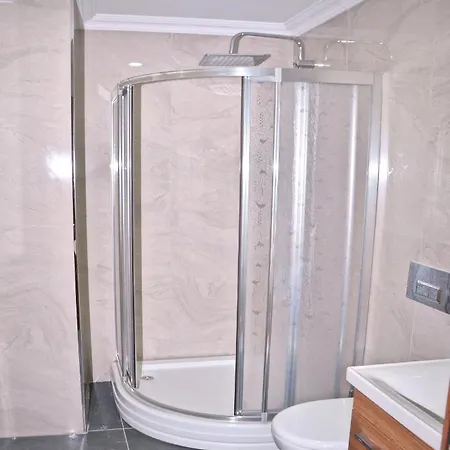 La Sera Hotel 2*
