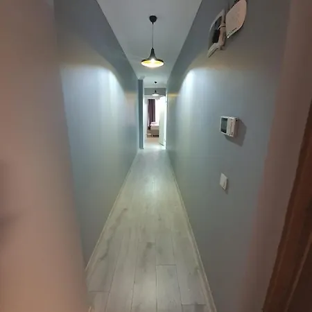 Center Apartment *