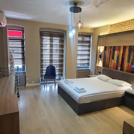 Aparthotel 94 *