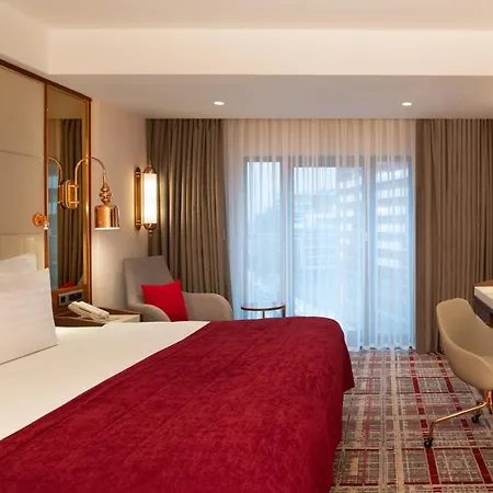 Moevenpick Airport 5*