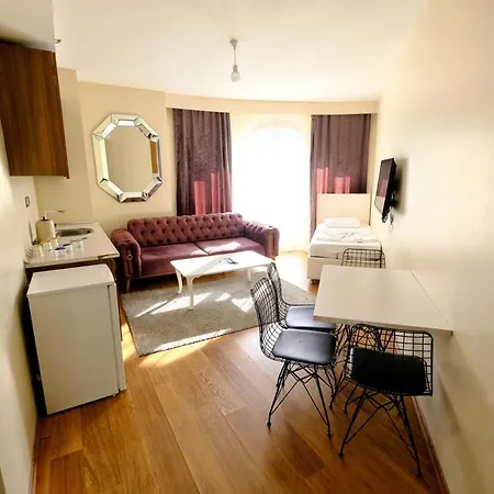 Hotel Houses Saw 3*