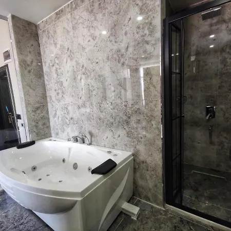 Hotel The Golden Pera's & 3*