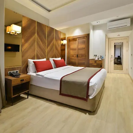 Hotel Celine Taxim 3*