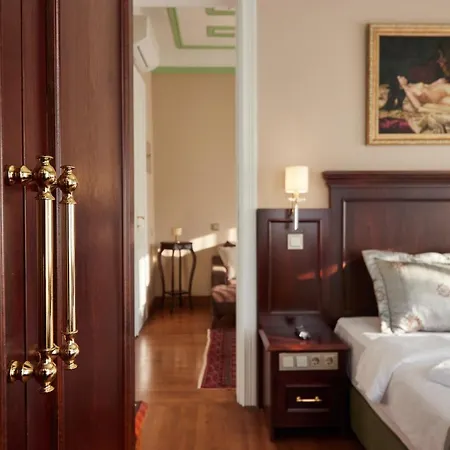 Hotel White Palace Old Boutique 5*