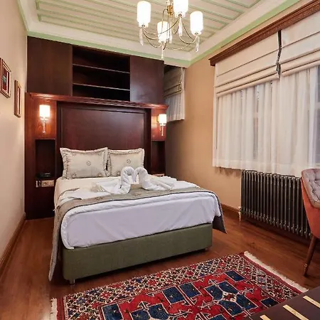 White Palace Old Boutique Hotel 5*