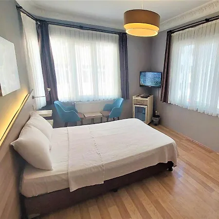 Armoni Hotel 2*