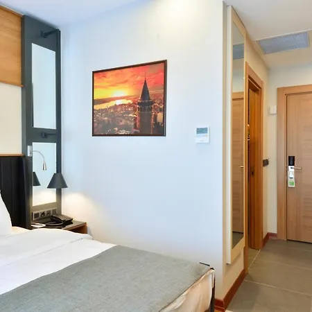 Hotel Expoist 3*