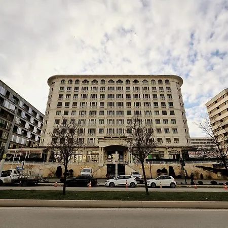 Hotel Houses Saw 3*