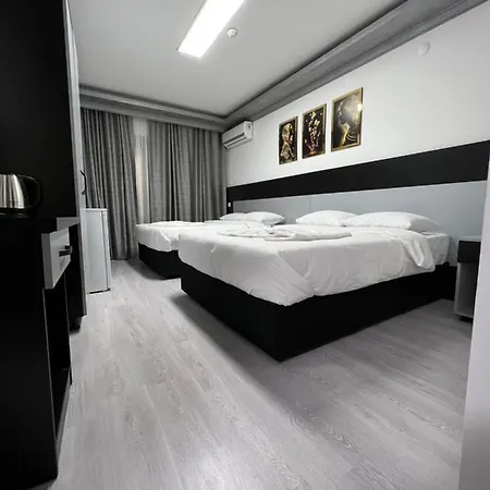 Aparthotel Grand Honey Hotel *