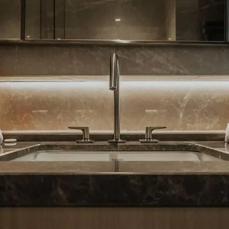 Serviced Luxurious 3+1 In Address Emaar Square Apartment *