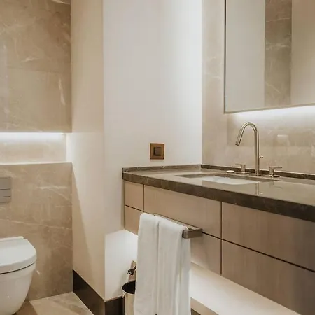 Serviced Luxurious 3+1 In Address Emaar Square Apartment *