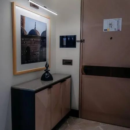 Serviced Luxurious 3+1 In Address Emaar Square Apartment