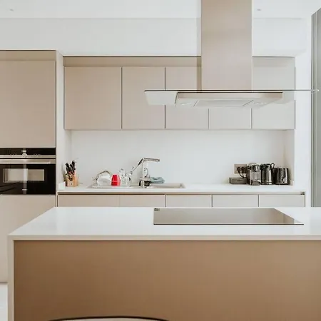 Serviced Luxurious 3+1 In Address Emaar Square Apartment *