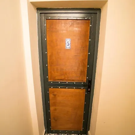 Hhk Hotel