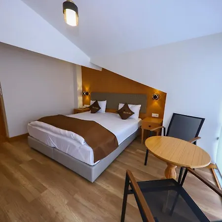 Ruby Royal Hotel 2*