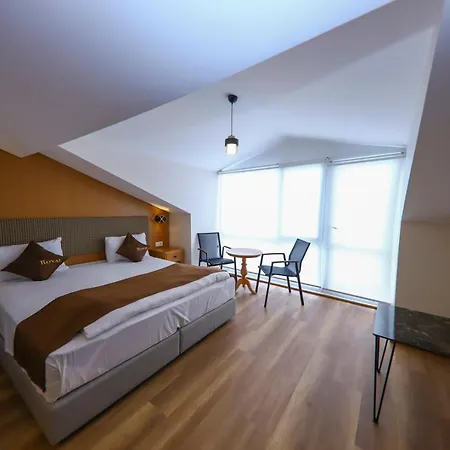 Ruby Royal Hotel 2*