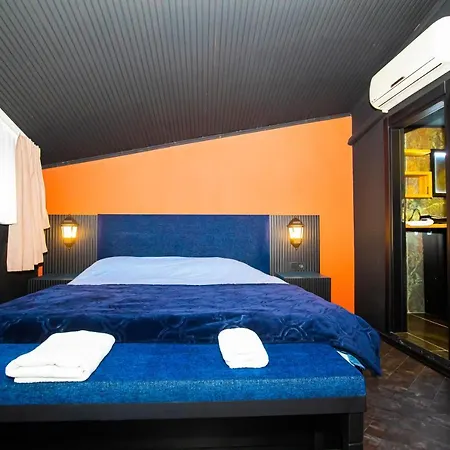 Black Mansion Daire